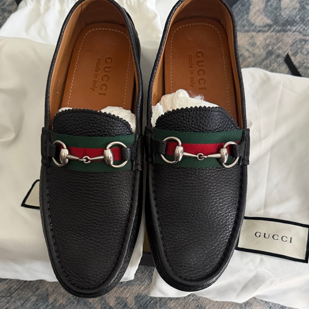 Men’s Gucci Black Leather Loafers with Green and Red Stripes